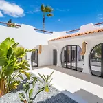 Veiga - Luxury Modern Design With Large Beautiful Garden بيت للعطل *
