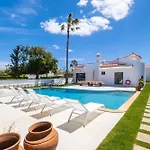 Veiga - Luxury Modern Design With Large Beautiful Garden البوفيرا