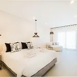 Veiga - Luxury Modern Design With Large Beautiful Garden