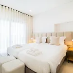 Дом отдыха Veiga - Luxury Modern Design With Large Beautiful Garden