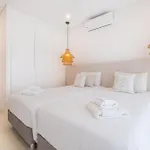 Veiga - Luxury Modern Design With Large Beautiful Garden بيت للعطل *