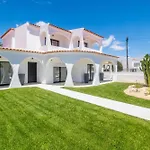 بيت للعطل Veiga - Luxury Modern Design With Large Beautiful Garden *