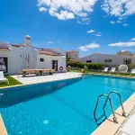 Veiga - Luxury Modern Design With Large Beautiful Garden