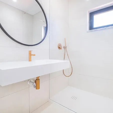 別荘 Veiga - Luxury Modern Design With Large Beautiful Garden