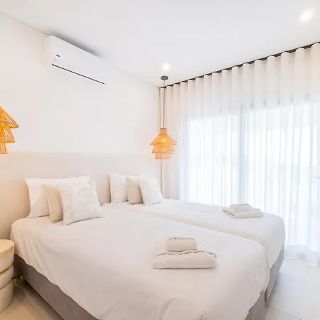 Veiga - Luxury Modern Design With Large Beautiful Garden בית נופש *