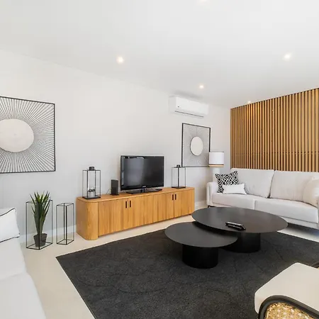 別荘 Veiga - Luxury Modern Design With Large Beautiful Garden