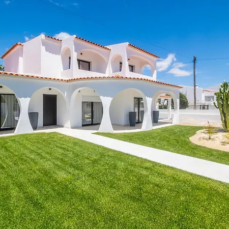 別荘 Veiga - Luxury Modern Design With Large Beautiful Garden *