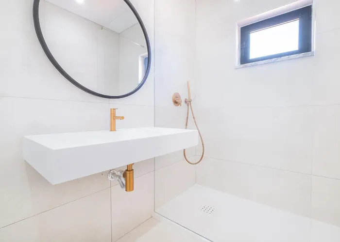 Prázdninový dům Veiga - Luxury Modern Design With Large Beautiful Garden