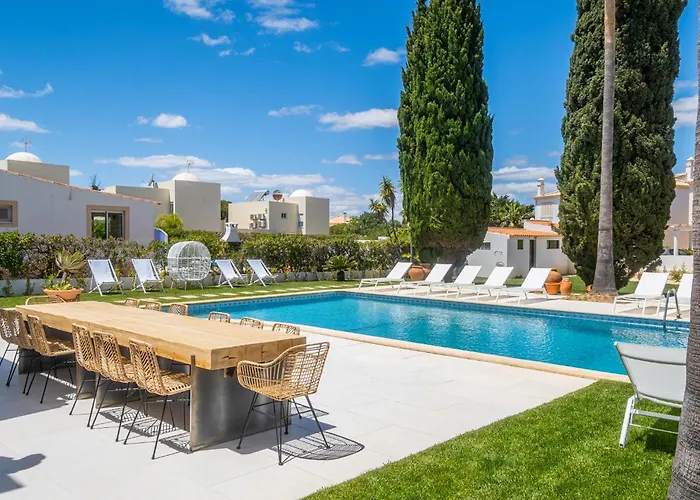 Prázdninový dům Veiga - Luxury Modern Design With Large Beautiful Garden