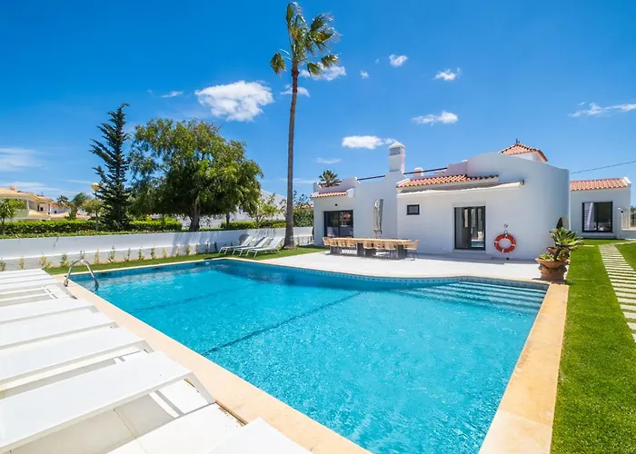 Veiga - Luxury Modern Design With Large Beautiful Garden *