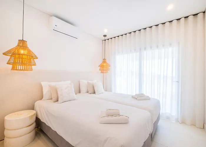 Veiga - Luxury Modern Design With Large Beautiful Garden Prázdninový dům *