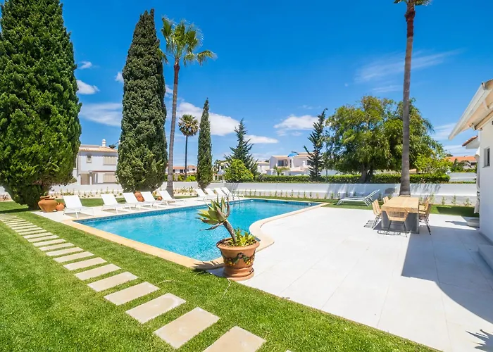 Veiga - Luxury Modern Design With Large Beautiful Garden *