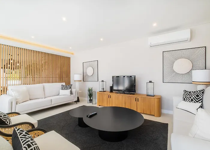 Veiga - Luxury Modern Design With Large Beautiful Garden Albufeira
