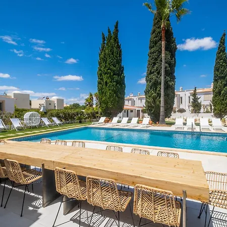 Veiga - Luxury Modern Design With Large Beautiful Garden Holiday home